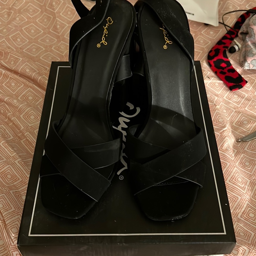 Brand new faux suede ankle sandal block heel
